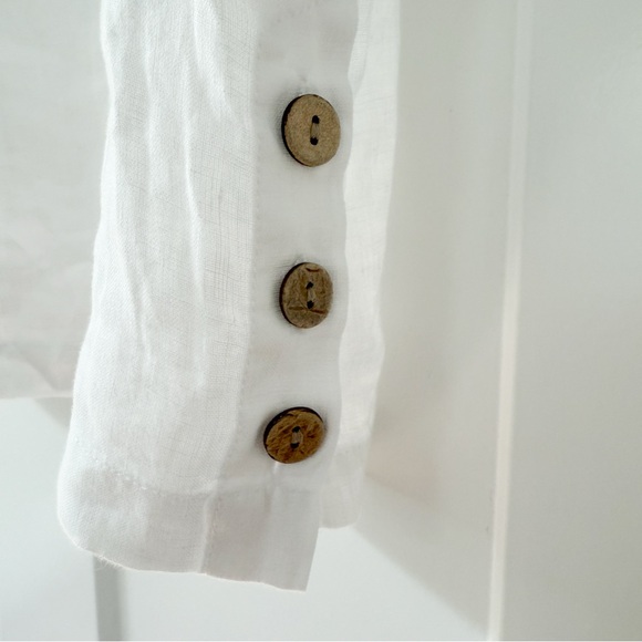 100% Linen Top with Side Buttons - Picture 3 of 6